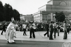 jak paweł drugi na placu zwycięstwa